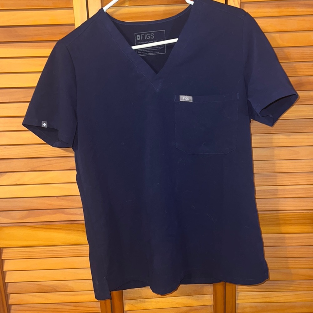 Figs Scrub top